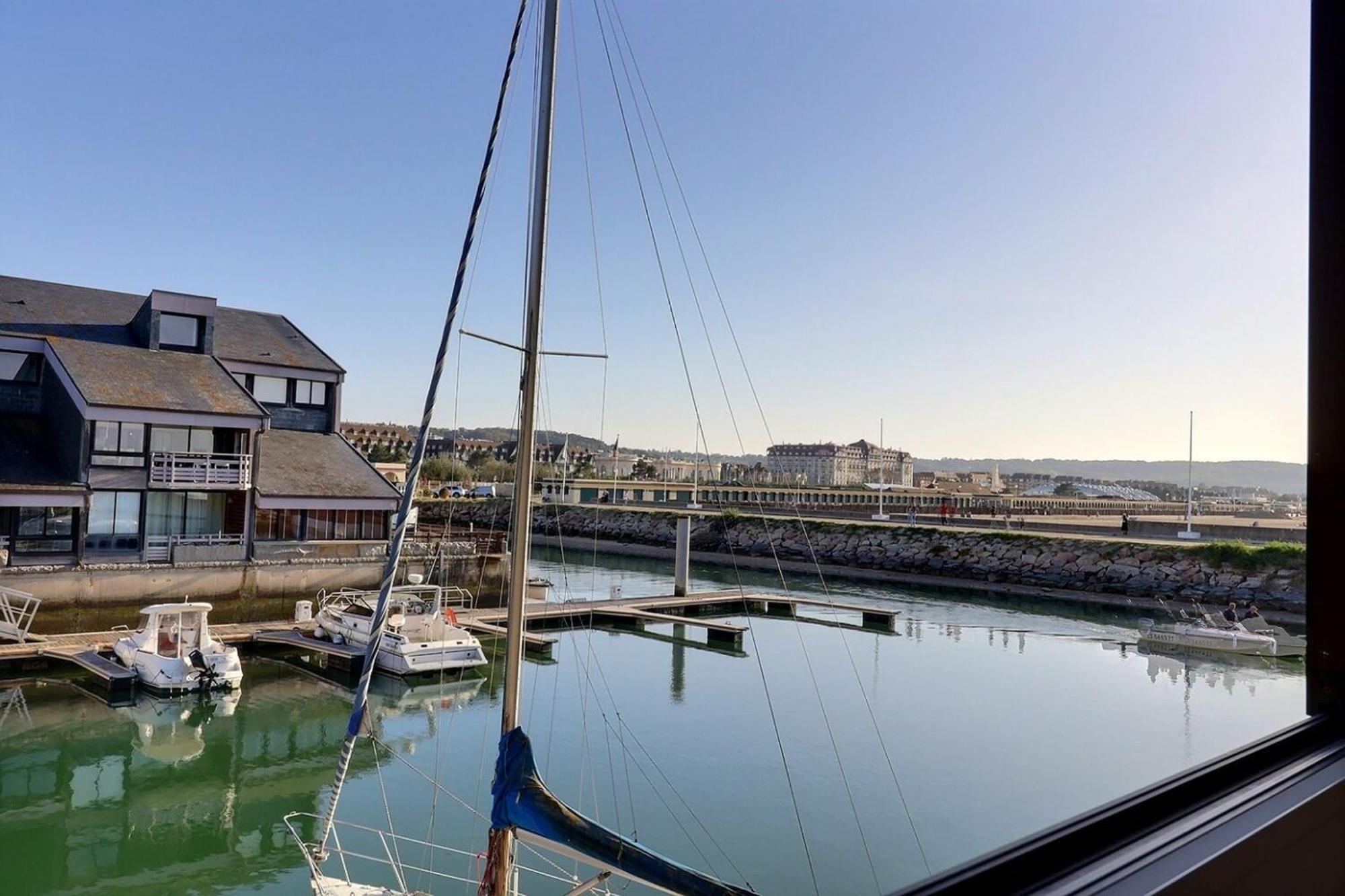 Sublime Apartment Facing The Port & Planches Deauville Exteriör bild